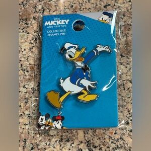 Disney Donald Duck 1.75" Collectible Trading Pin